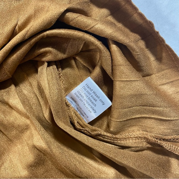 Fashion Union Pleated Suede Skirt Full Suede Faux pleated elastic waist skirt - Picture 5 of 10